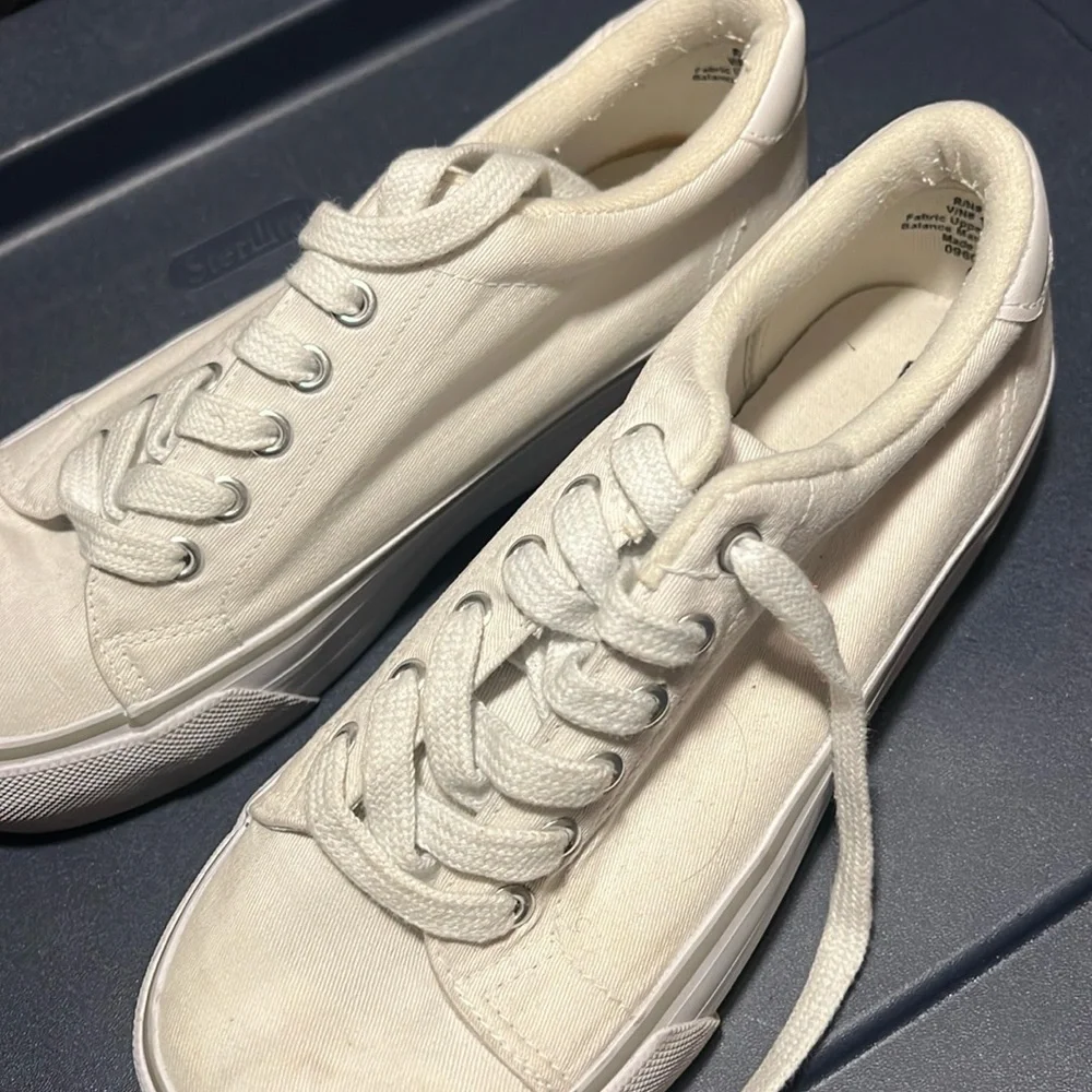 Sneakers - Picture 1 of 3
